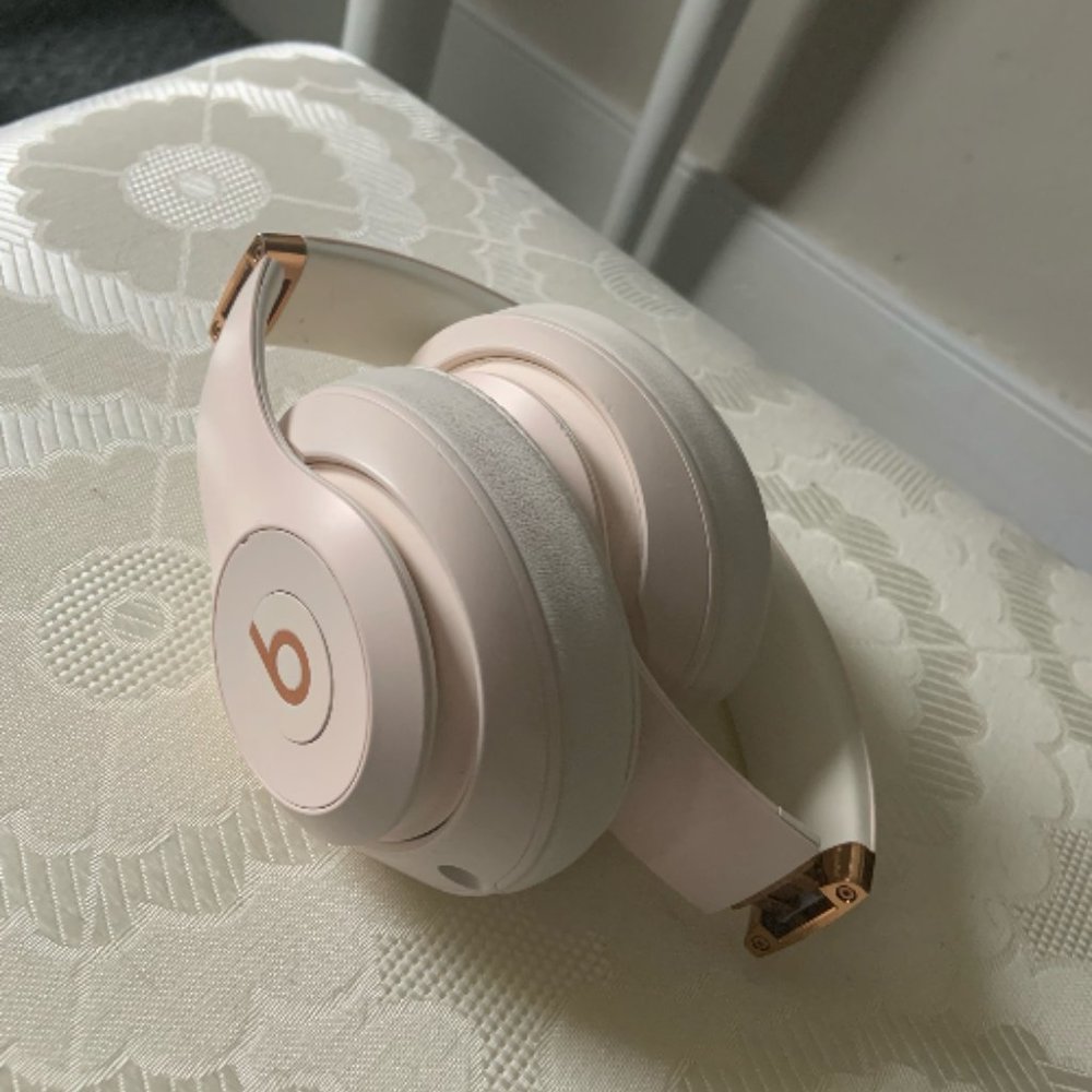 Beats Studio 3 Wireless - Picture 2 of 3